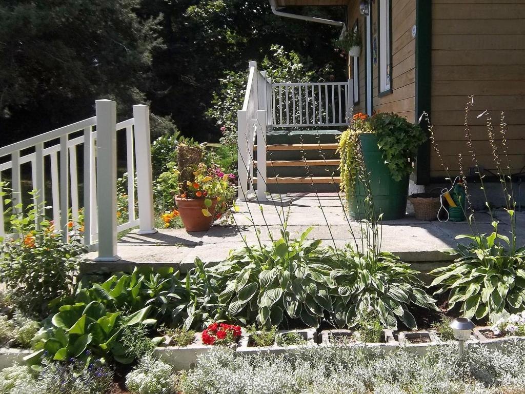 Gite La Halte Du Verger Bed And Breakfast Riviere-du-Loup Exterior foto