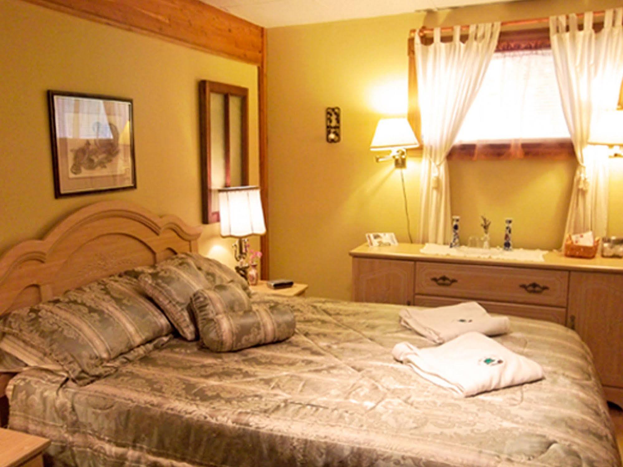 Gite La Halte Du Verger Bed And Breakfast Riviere-du-Loup Exterior foto