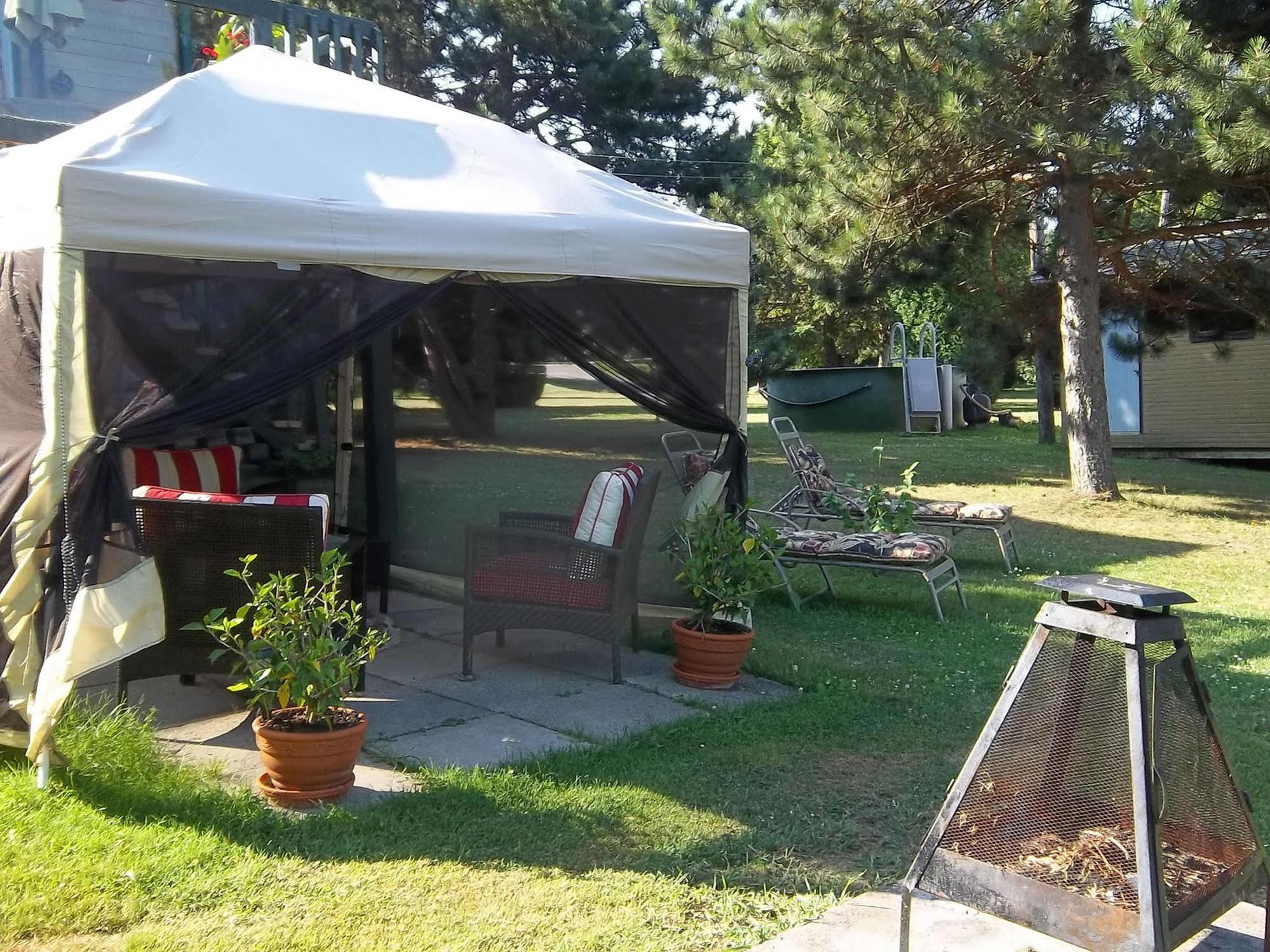 Gite La Halte Du Verger Bed And Breakfast Riviere-du-Loup Exterior foto