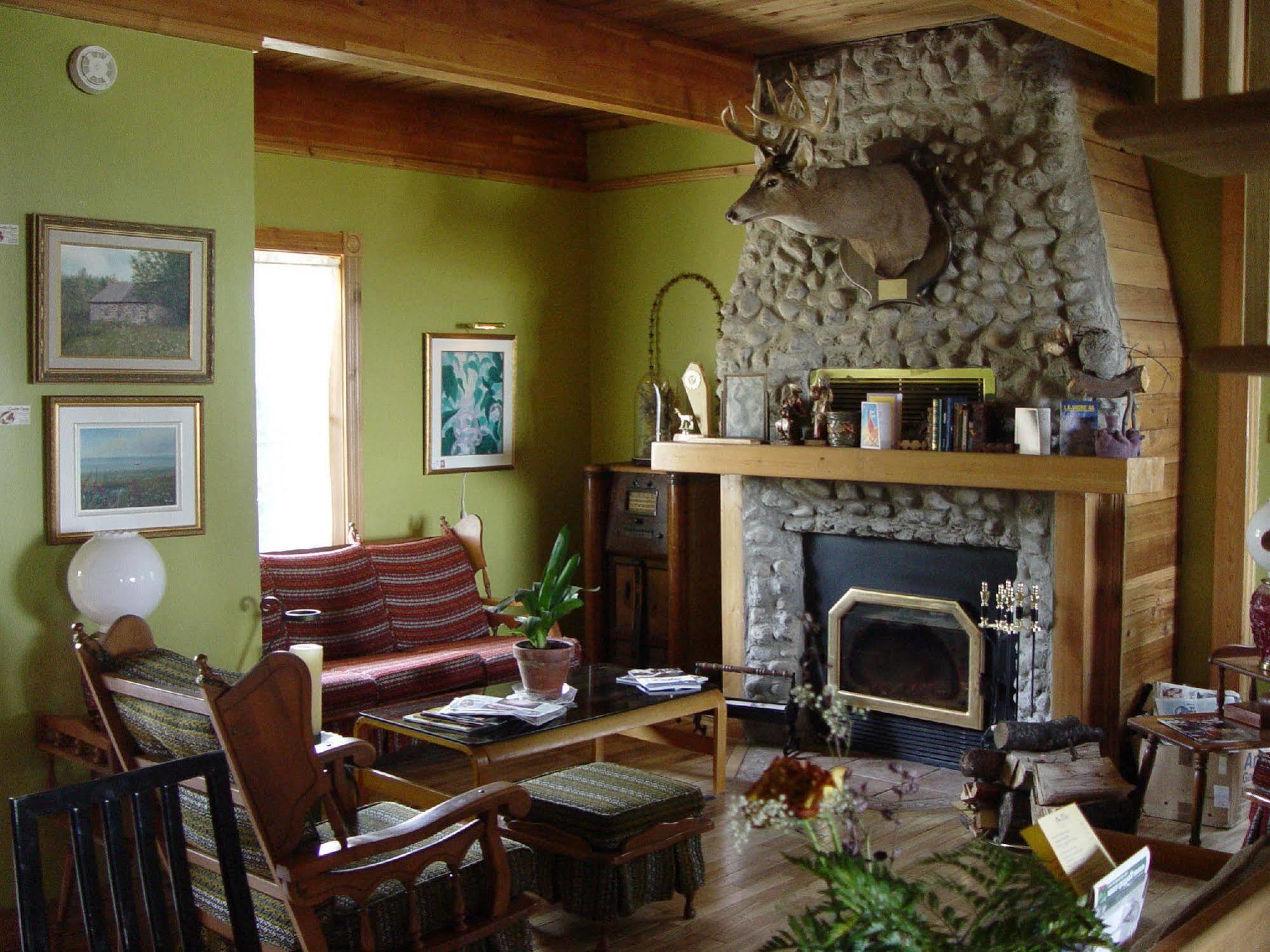 Gite La Halte Du Verger Bed And Breakfast Riviere-du-Loup Exterior foto